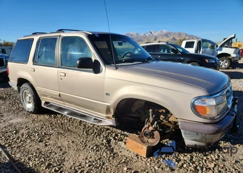 1997 Ford Explorer from USA, damaged, VIN 1FMDU35P1VZA49574